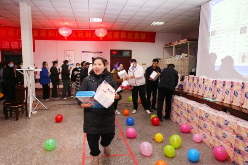 “熱辣三八節(jié)，巾幗綻芳華”一順?biāo)帢I(yè)舉辦慶祝三八婦女節(jié)聯(lián)歡晚會