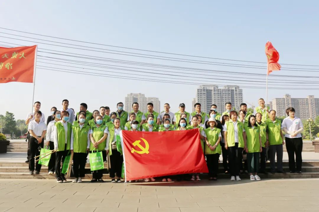 “美化大地 凈化心靈” 一順?biāo)帢I(yè)開(kāi)展“大地美容”
