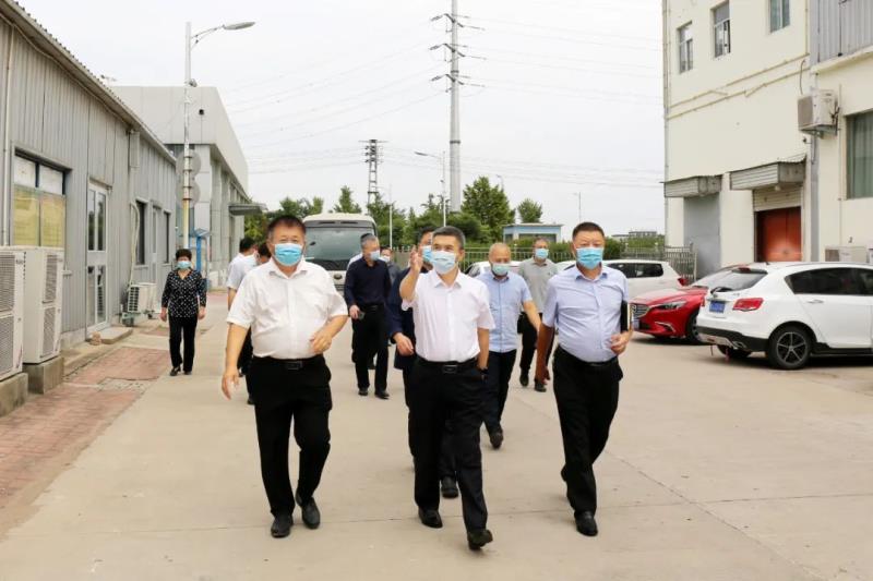 商丘市梁園區(qū)區(qū)長薛天江到河南省一順?biāo)帢I(yè)現(xiàn)場辦公